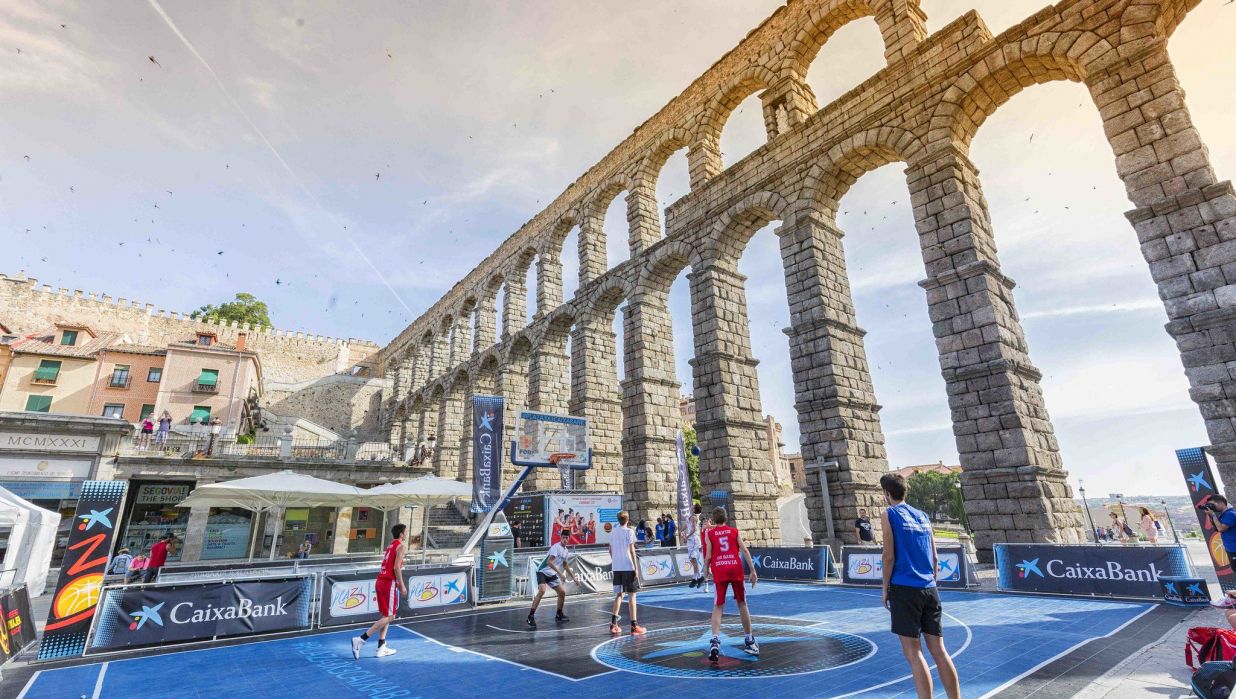 Giras Circuito Plaza 3x3 CaixaBank Y Torneos El Baloncesto Dinamiza