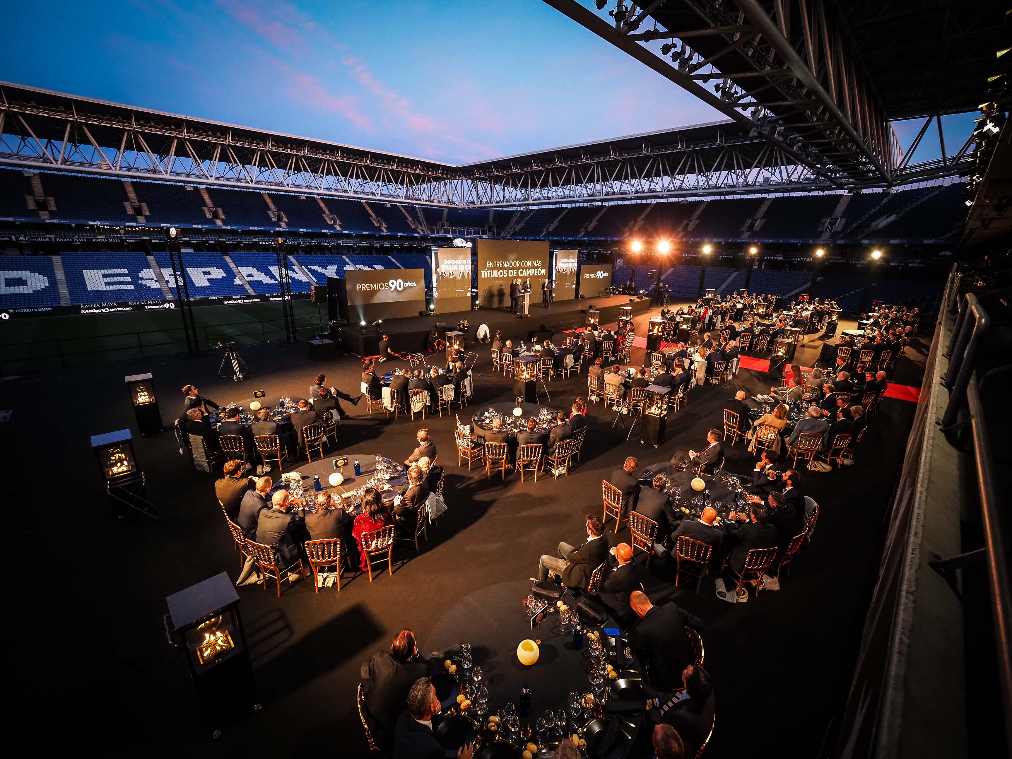 Cena en el RCD Stadium