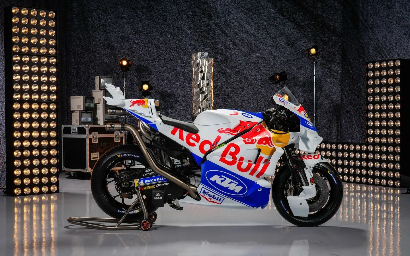 Las escuderías de Red Bull homenajearon los orígenes de su programa de carreras