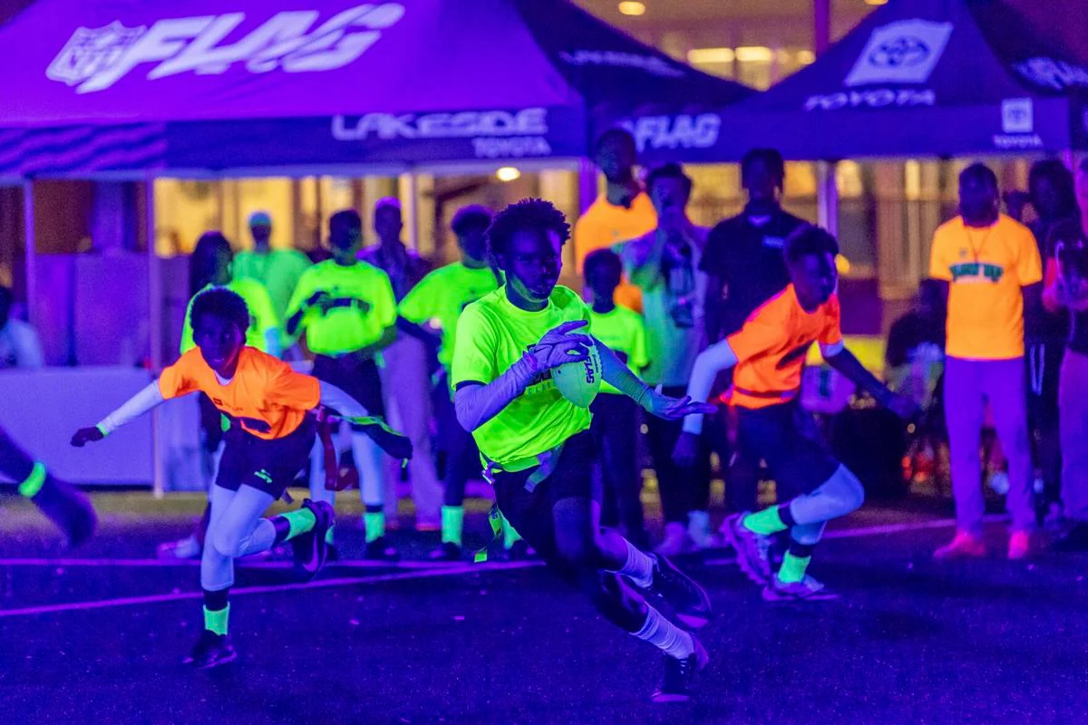 Toyota no hizo ningún anuncio televisivo este año, pero su activación física estuvo entre las más destacadas. Fue el principal patrocinador de los partidos oficiales de exhibición de flag football de la NFL.