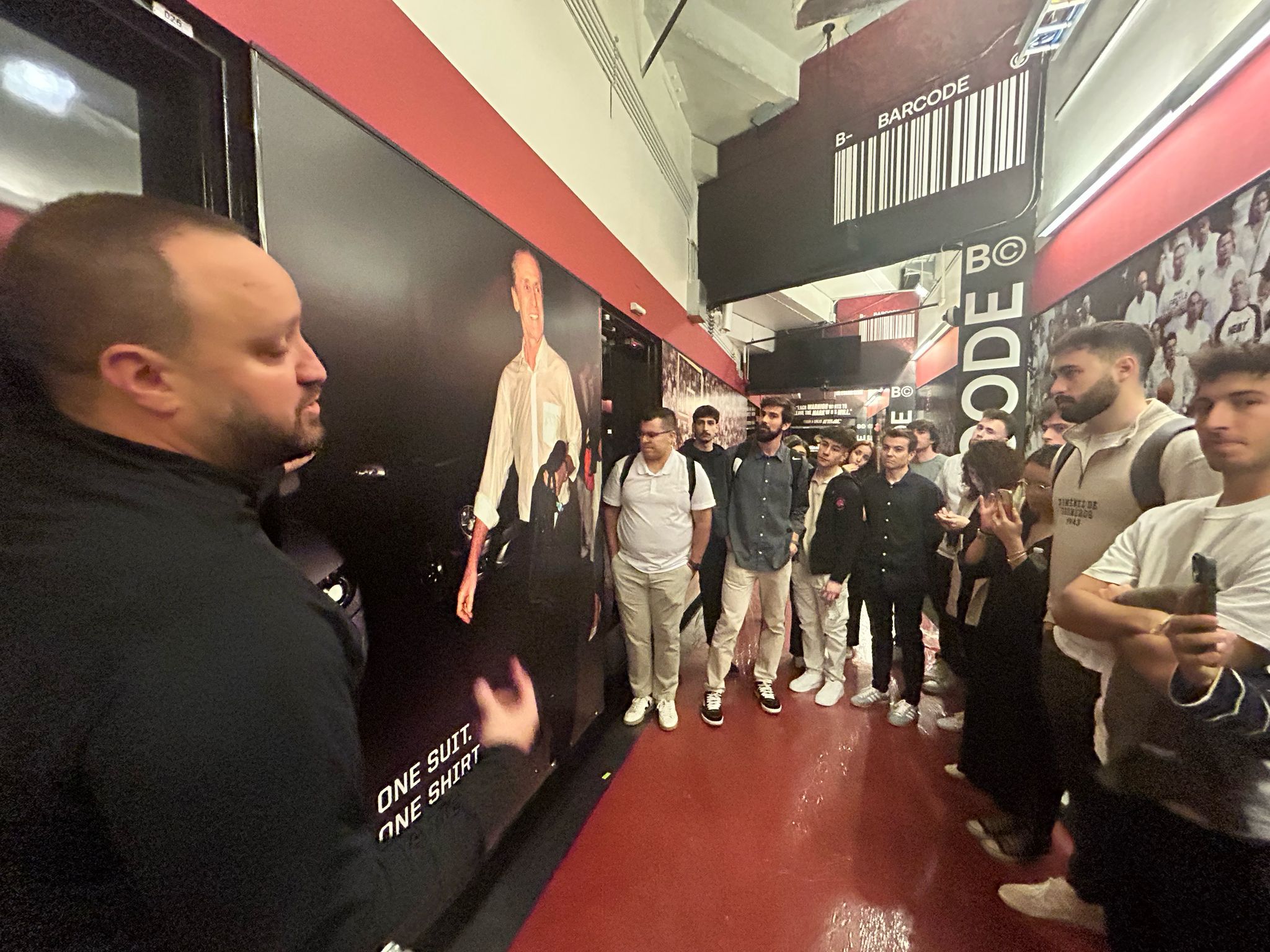 Nick Maiorana, Director Adjunto de Relaciones Institucionales de los Heat, impartió una clase magistral a los estudiantes.