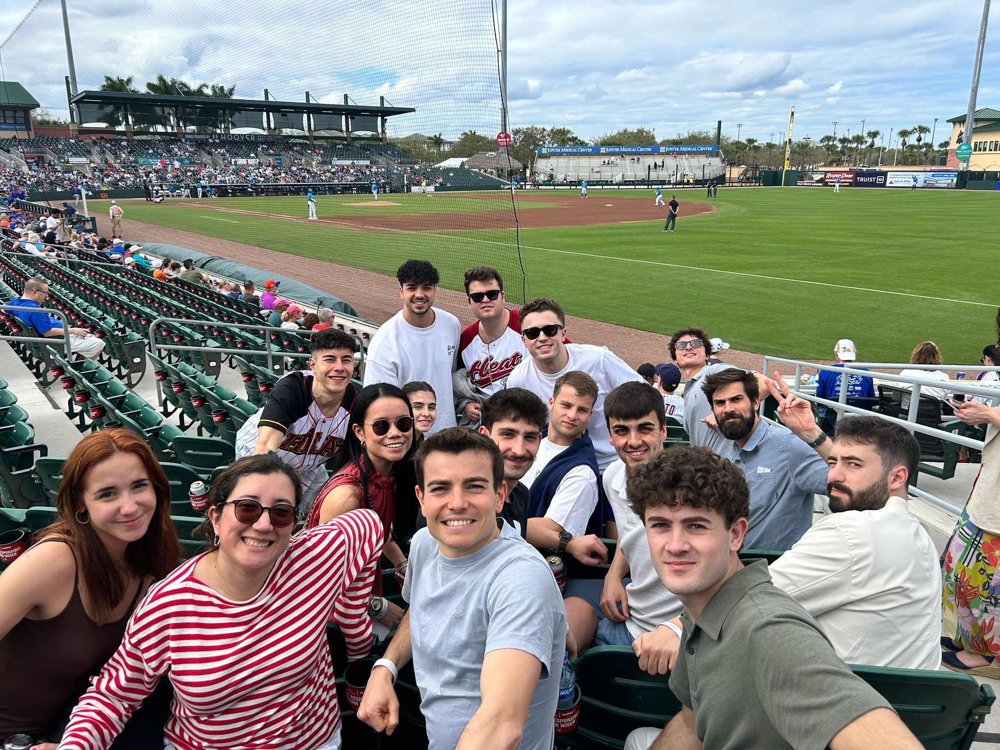 Los estudiantes del MBA in Sports Management durante el partido de los Miami Marlins