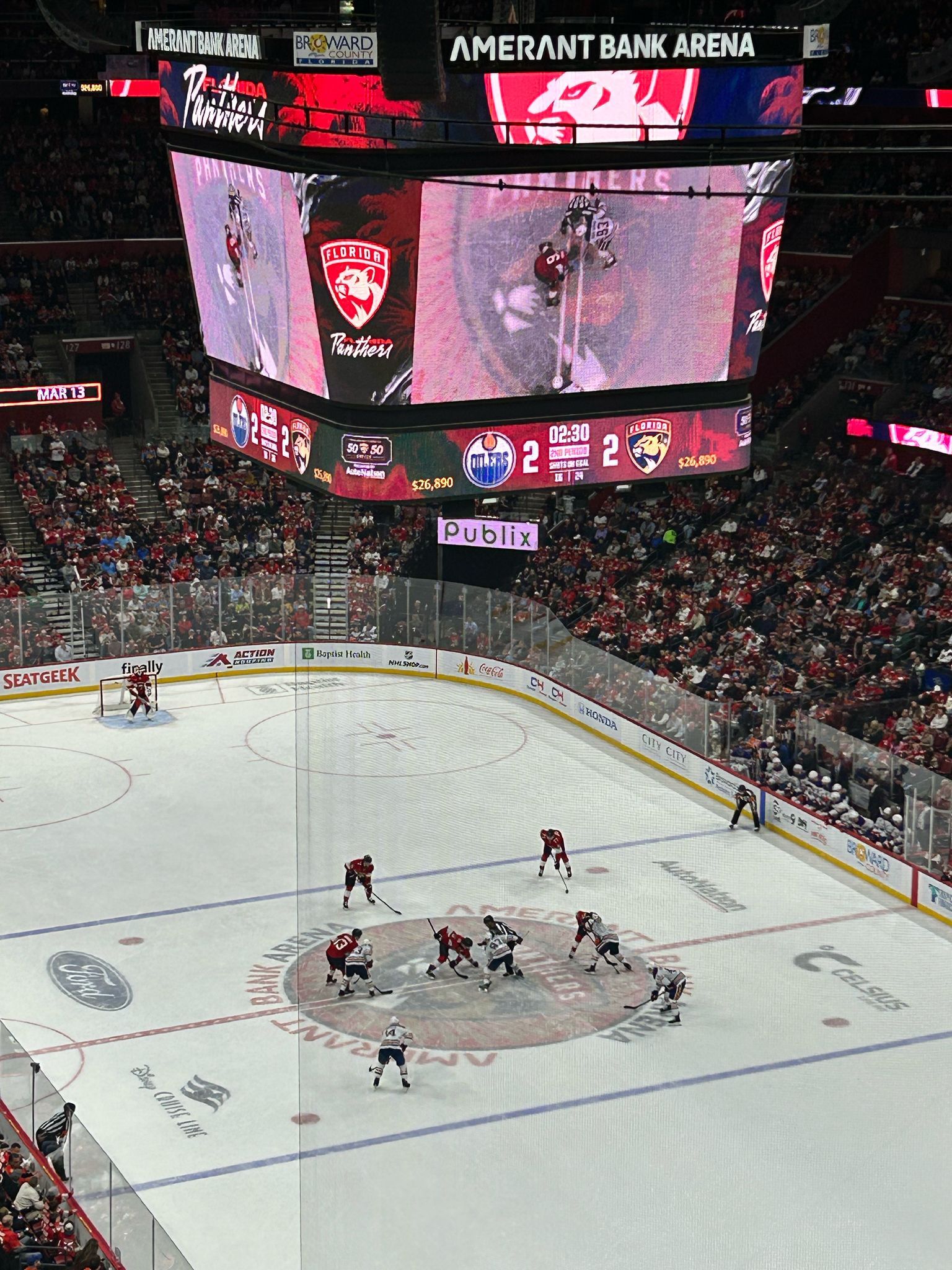 Partido de la NHL entre los Florida Panthers y los Edmonton Oilers